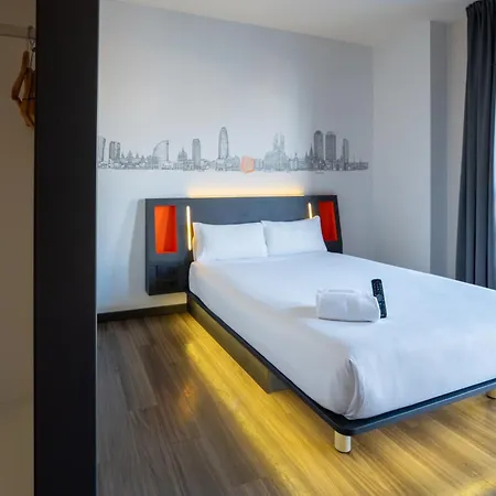 Easyhotel Barcelona Fira-2