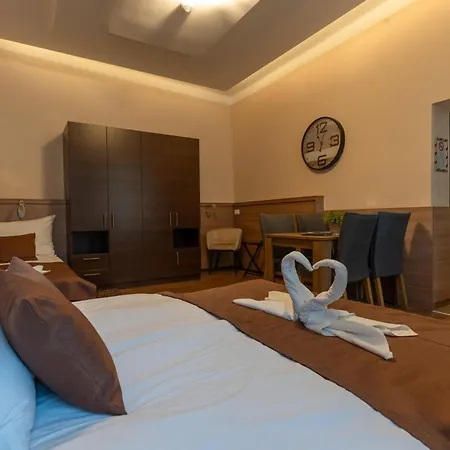 Central Hotel 21-2