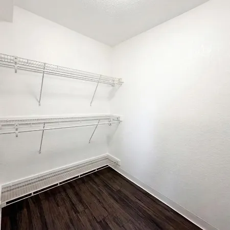 Intown Suites Extended Stay Louisville Ky - Preston Hwy-2