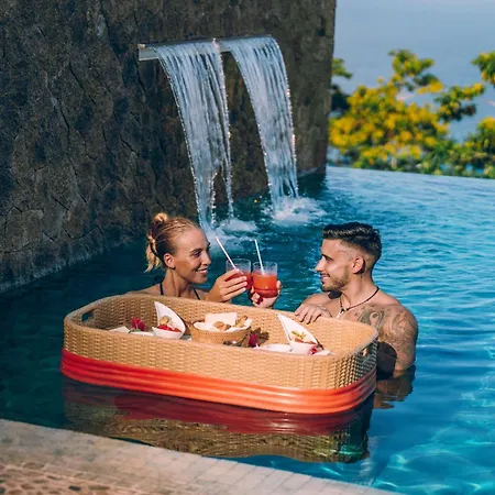 Aqua Boutique Hotel- Secluded Ocean View Suites & Infinity Pool-3