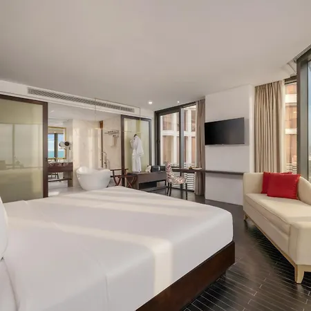 Holiday Beach Hotel Danang-3