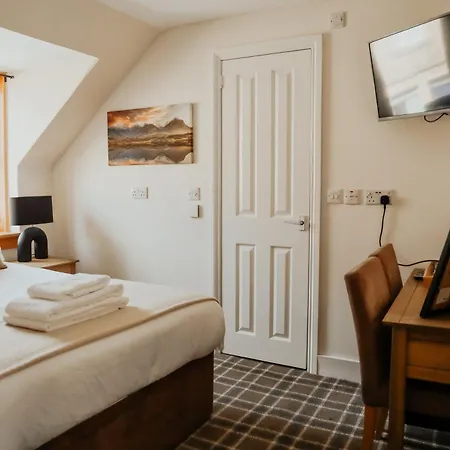Pitfaranne Guest House-3