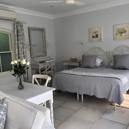 Constantia Valley Lodge-3