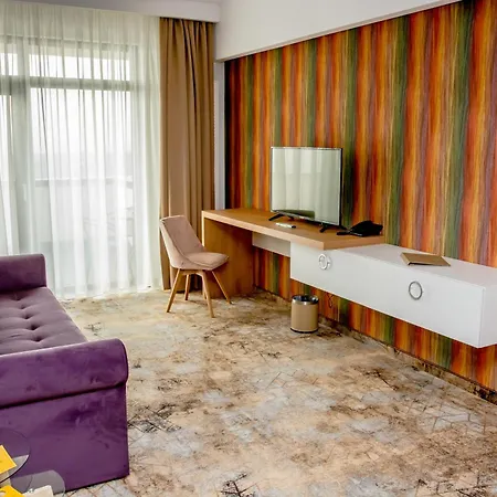 Grand View Hotel & Suites Copou-3