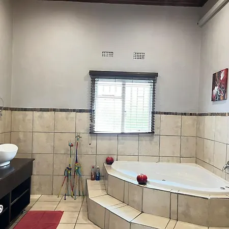 Abangane Guest Lodge-2