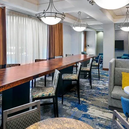 Hampton Inn & Suites Country Club Plaza-2