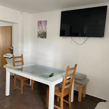 Travellers' Haven Hostel-3