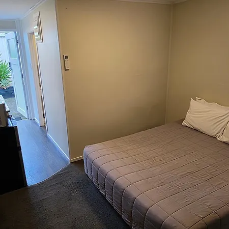 Fernleaf Motel-2