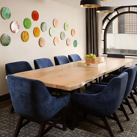 Hampton Inn & Suites Dallas Downtown-2