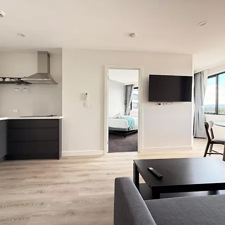 Tiki Hotel Apartments Surfers Paradise-2