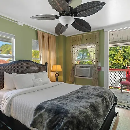 Casablanca Inn On The Bay- Exclusively For Guests 21 & Over-2
