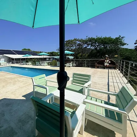 Hotel And Dive Center Roatan Yacht Club-3