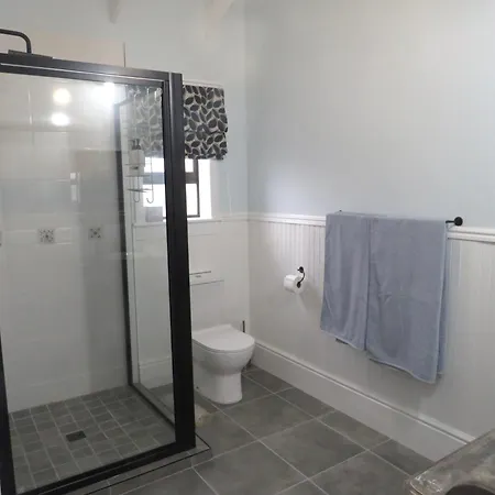Whistlewood Guesthouse Walmer, Port Eizabeth-3