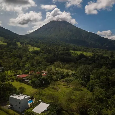House Of Views, King Bed, Volcano View-3