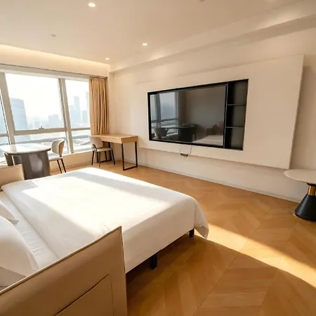 Paxin High-Altitude City View Apartment-3