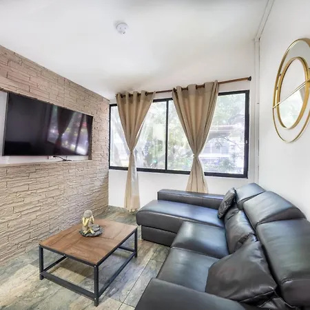 Provenza All Inclusive Golden Package With 5Br Only 1 Block From Lleras-3