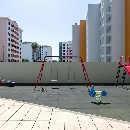 Nomad Escape Spacious Apartment With Pool & Gym-3