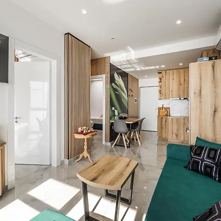 The Butterfly Apartment | Seafront & Amazing Views By Pikhost-2