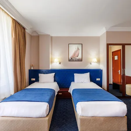 Cruise Hotel-2