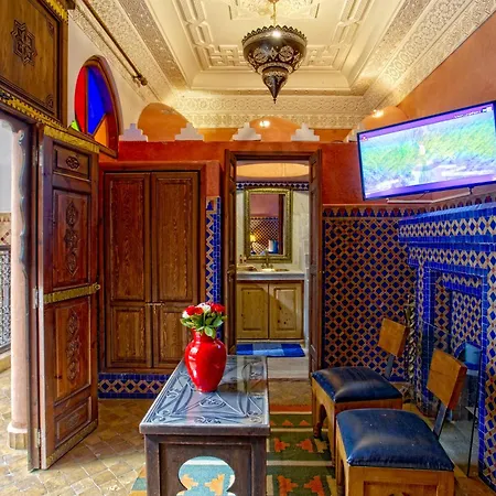 Riad Lakhdar-2