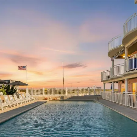 Coliseum Ocean Resort-2