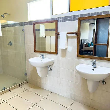 Cityblue Creekside Hotel & Suites-2