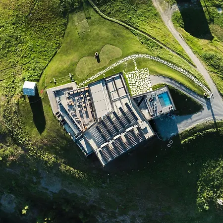 Chetzeron Mountain Hotel-2