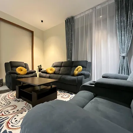 Golden Creeper, Luxe Villa-2