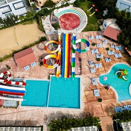 Zodiac Hotel & Aqua Park-2
