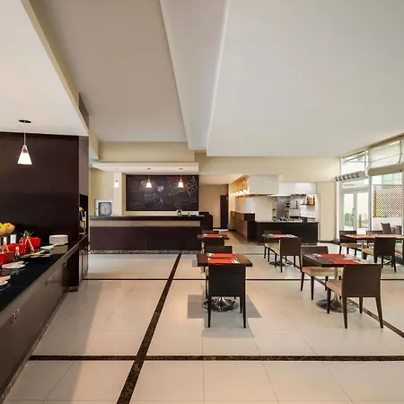Ibis Muscat-2