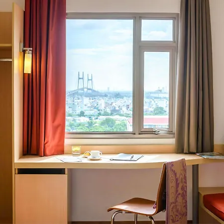 Ibis Saigon South-2