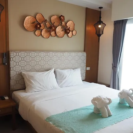 The Signature Hotel @ Thapae-3