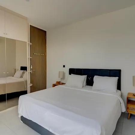 Stylish 4Br Villa With Private Pool In Batu Bolong-3