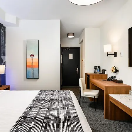 Acclaim Hotel By Clique-3