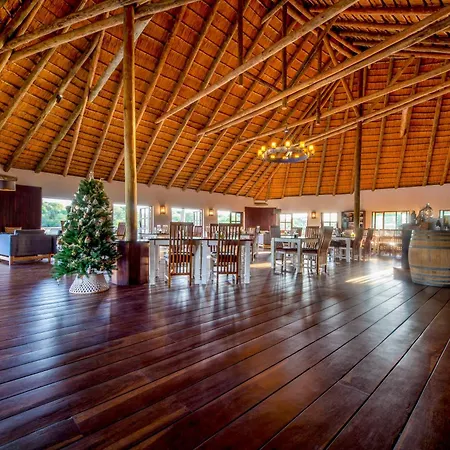 Gondwana Hakusembe River Lodge-3