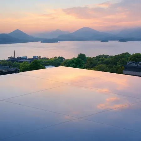 Midtown Shangri-La, Hangzhou, Moments From West Lake-3