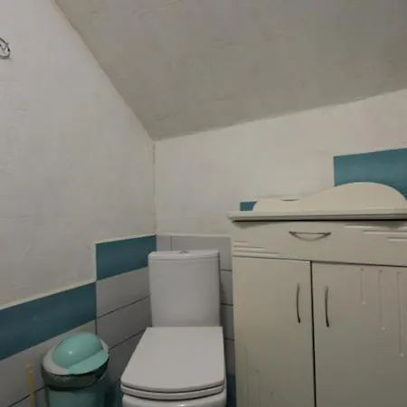 Guest House Alyaska-3