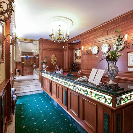 Grand Hotel London-3