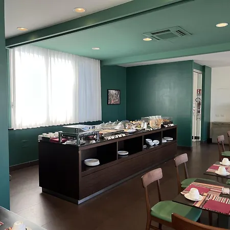 Best Western Plus Hotel Plaza-3
