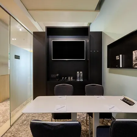 Radisson Hotel Brussels Centre Midi-2