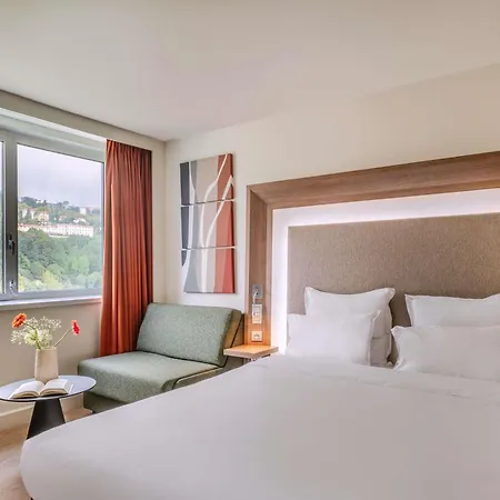 Novotel Lyon Centre-Confluence Bord De Saone-3