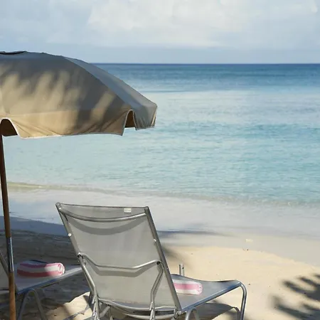 Hampton By Hilton Grand Cayman Seven Mile Beach-3