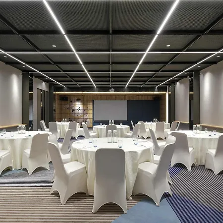 Ibis Surabaya Tidar-2