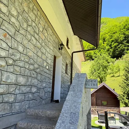 Guest House Vuthaj-3