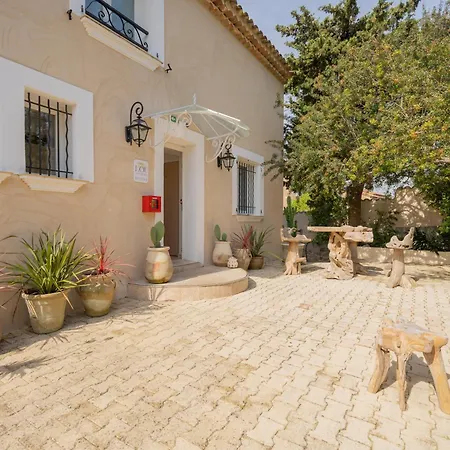 Lou Saint-Tropez-3