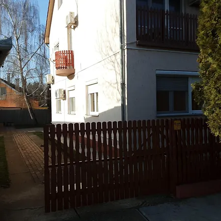 Gal Apartman 2-2