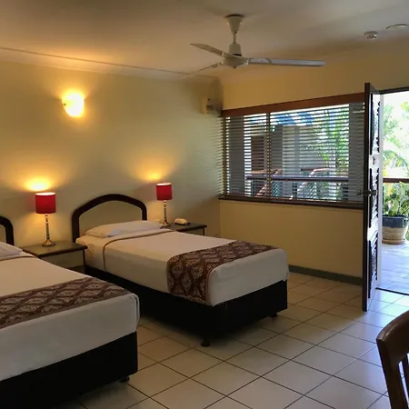 Bay Village Tropical Retreat-2