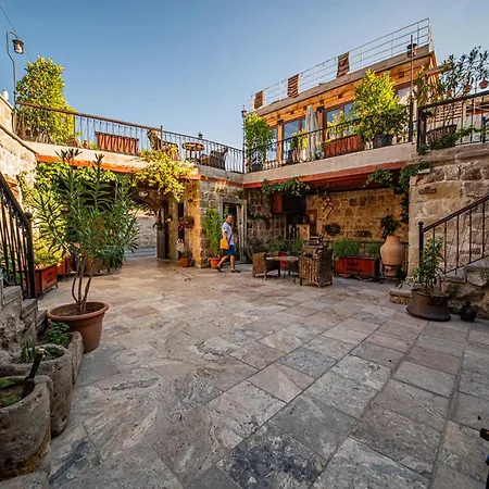 Chelebi Cave House-2