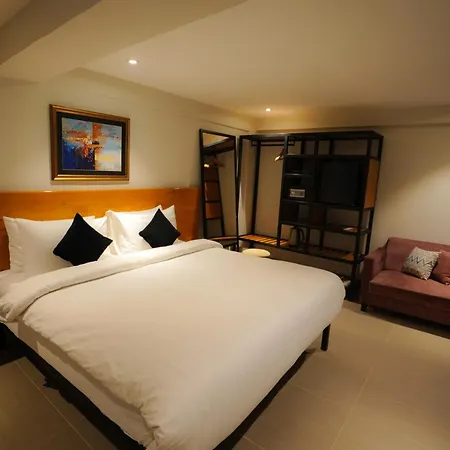 The Avenue Hotel-3