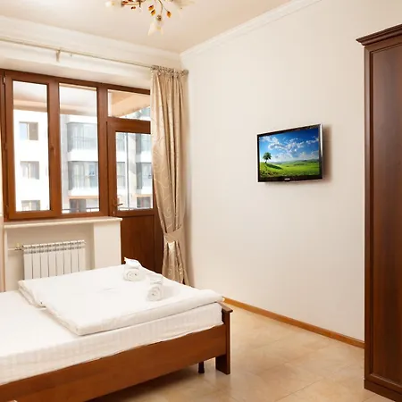 Bright 2 Bedroom Apartment Mayrig Building, With Nice Balcony View, Near Republic Square-3